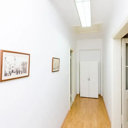 M - One Bedroom With Terrace 아파트 *