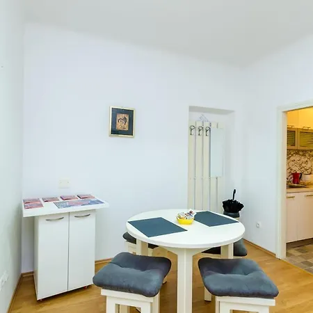아파트 M - One Bedroom With Terrace *