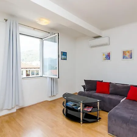 M - One Bedroom With Terrace