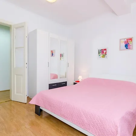 Lägenhet M - One Bedroom With Terrace *