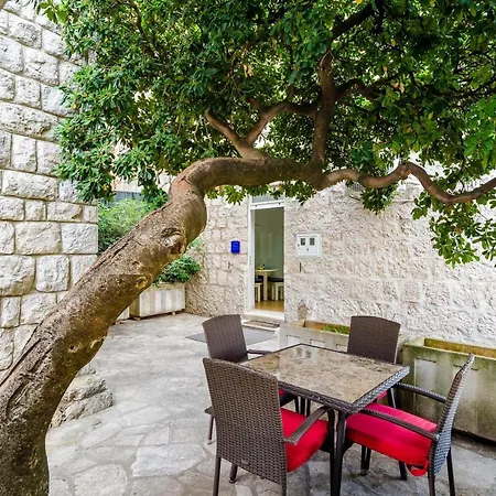 M - One Bedroom With Terrace
