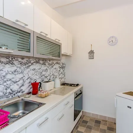 M - One Bedroom With Terrace *